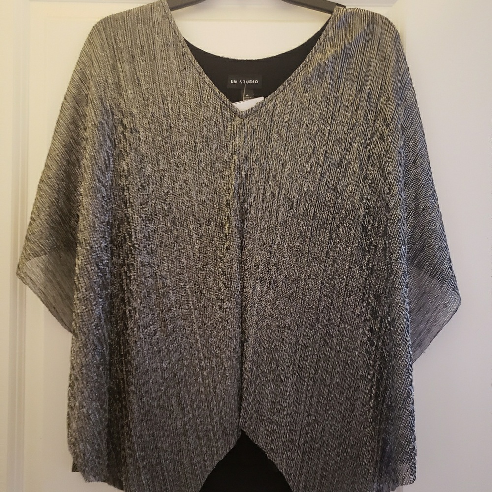 Womens metallic silver top medium